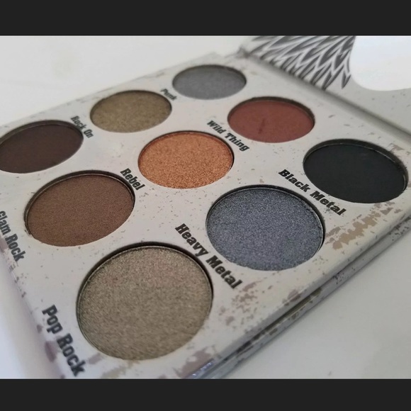 🔥SALE🔥Crown Pro Glam Metals Eyeshadow Palette - Picture 7 of 7